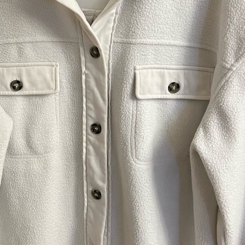 White Shacket - image 3